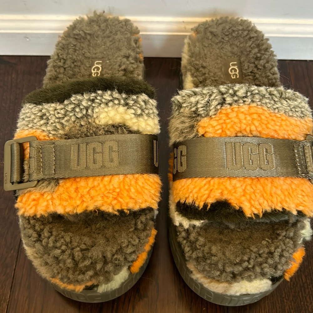 UGG fluff slides